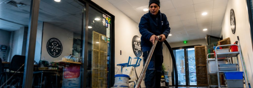 Nettoyage industriel : 5 idées reçues qui ont la vie dure